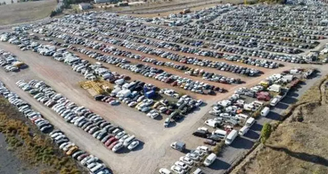 Ankara Yediemin otoparkındaki araçlar çürümeye terk edildi