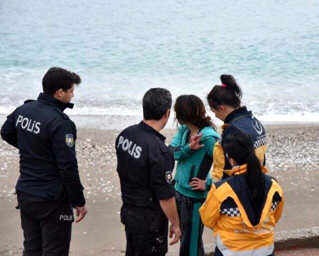 Antalya'da ilginç olay! Kazak kadın ortalığı karıştırıp, dans ederek gözden kayboldu