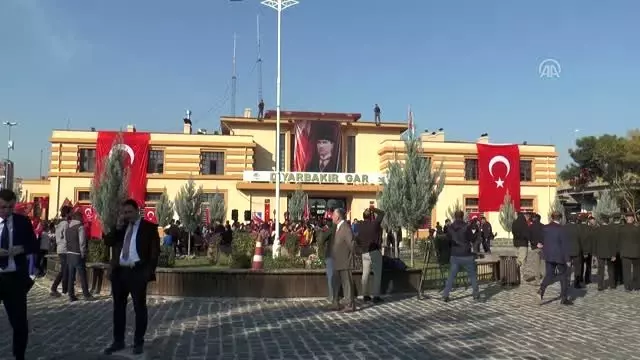 Atatürk'ün Diyarbakır'a gelişinin 82. yıl dönümü törenle kutlandı Atatürk'ün Diyarbakır'a gelişinin 82. yıl dönümü törenle kutlandı