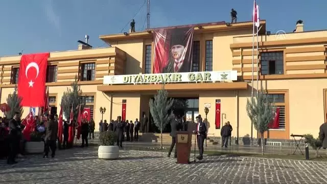 Atatürk'ün Diyarbakır'a gelişinin 82. yıl dönümü törenle kutlandı Atatürk'ün Diyarbakır'a gelişinin 82. yıl dönümü törenle kutlandı