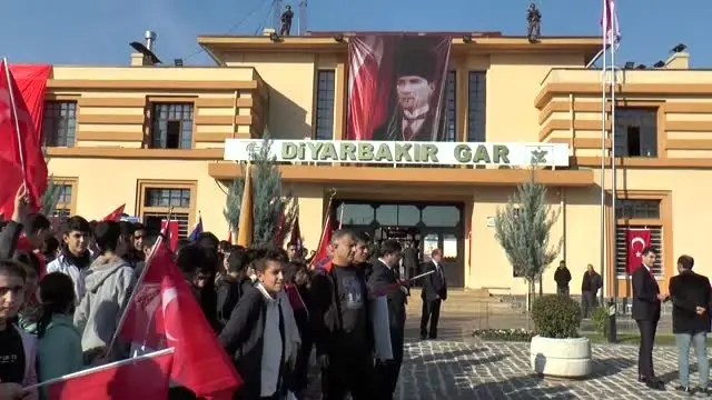 Atatürk'ün Diyarbakır'a gelişinin 82. yıl dönümü törenle kutlandı Atatürk'ün Diyarbakır'a gelişinin 82. yıl dönümü törenle kutlandı