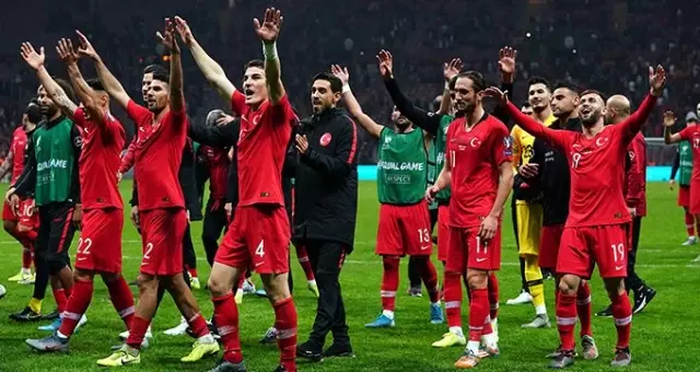 Avrupa'nın devleri, milli oyuncularımızı transfer etmek için sıraya girdi!