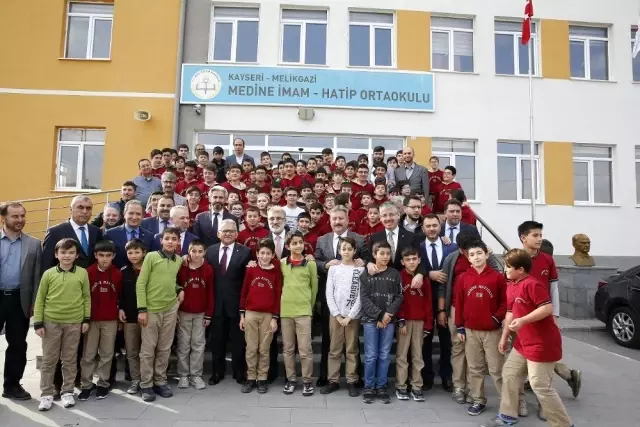 Başkan Büyükkılıç, Türkiye birincisine ödül verdi Başkan Büyükkılıç, Türkiye birincisine ödül verdi