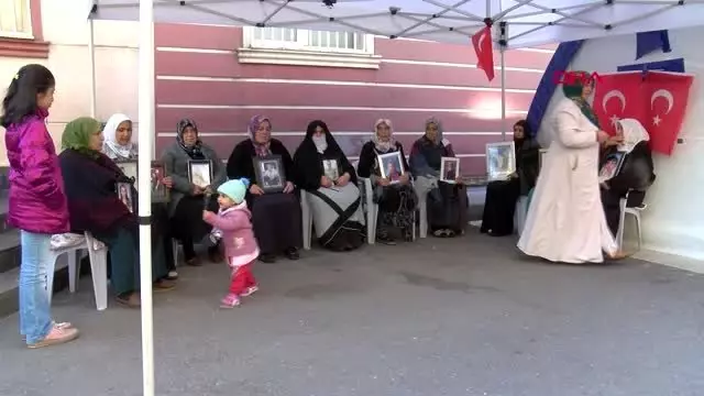 Diyarbakır hdp önündeki eylemde 74'üncü gün Diyarbakır hdp önündeki eylemde 74'üncü gün