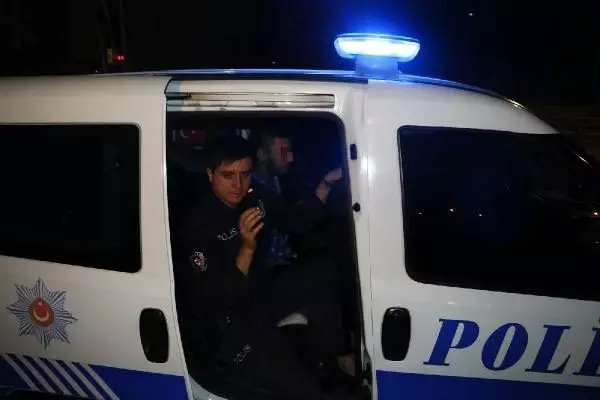 'Dur' ihtarına uymayan alkollü sürücü kovalamacayla yakalandı 'Dur' ihtarına uymayan alkollü sürücü kovalamacayla yakalandı
