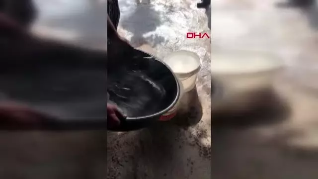 Düzce tır'a çarpan kamyonetin sürücüsü yaralandı Düzce tır'a çarpan kamyonetin sürücüsü yaralandı