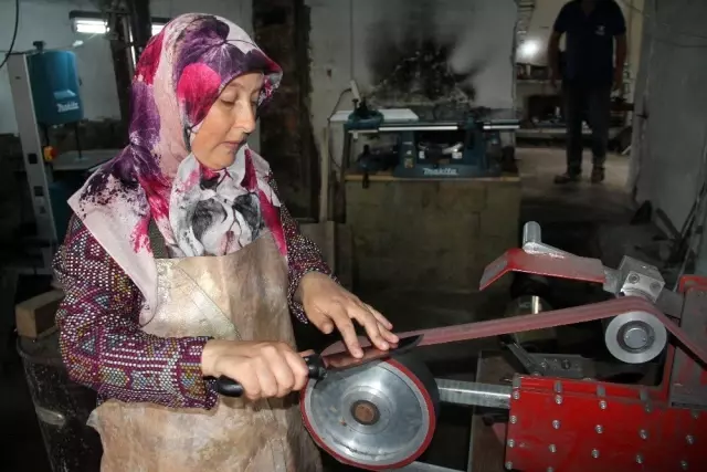 Eşine yardım etmek için başladığı işte Türkiye'nin sayılı ustalarından oldu