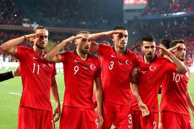 EURO 2020'de Sergen Yalçın sürprizi! Merih'i Sergen'in sözleriyle tanıttılar