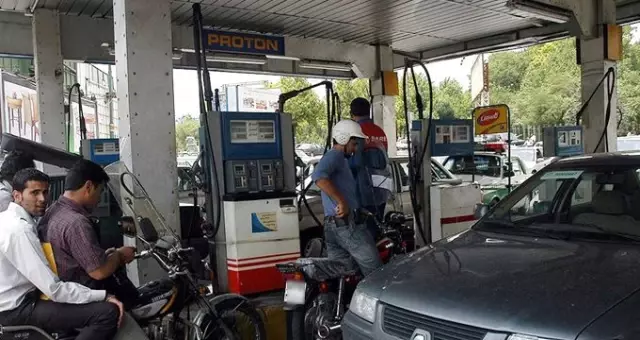 İran'da benzine yüzde 50 zam geldi