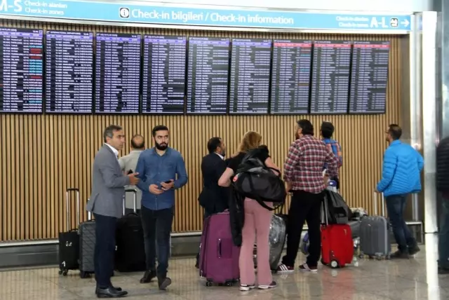 İstanbul Havalimanı'nda tatil yoğunluğu İstanbul Havalimanı'nda tatil yoğunluğu