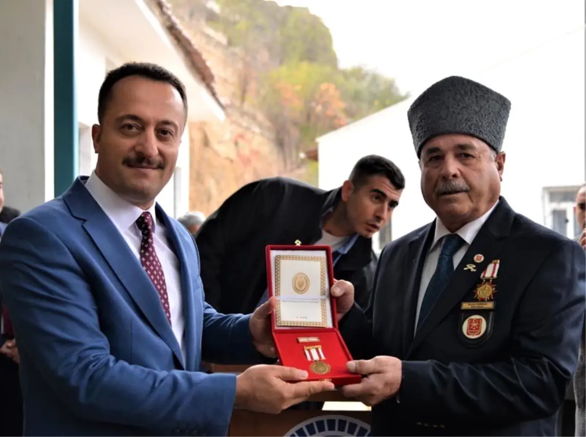 Kıbrıs gazilerine madalya ve beratları verildi