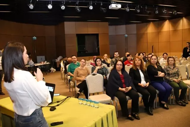 Küçükçekmece'de belediye çalışanlarına sağlıklı beslenme önerisi Küçükçekmece'de belediye çalışanlarına sağlıklı beslenme önerisi