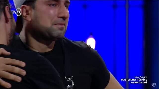 MasterChef Yasin, yarışmadan elenmediğini duyunca gözyaşlarına boğuldu