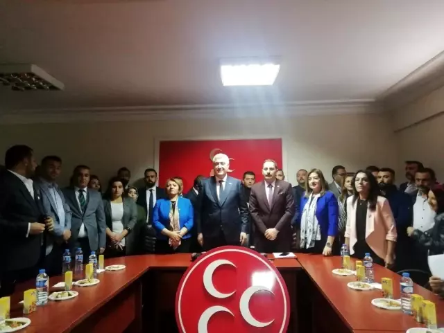 MHP Melikgazi'de bayrak devir teslimi yapıldı MHP Melikgazi'de bayrak devir teslimi yapıldı