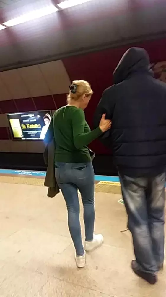 (Özel) Görme engelli numarası yapan dilencilerin gerçek yüzü şaşkına çevirdi (Özel) Görme engelli numarası yapan dilencilerin gerçek yüzü şaşkına çevirdi