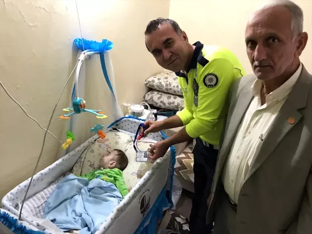 Polis ağabeylerinden minik Yusuf'a ziyaret
