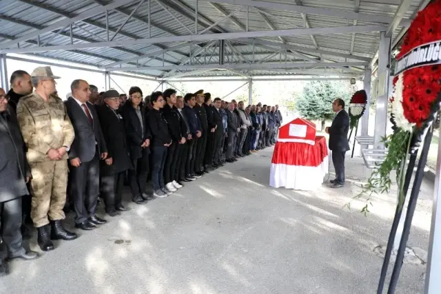 Polis memuru Erdal Ergül son yolcuğuna uğurlandı Polis memuru Erdal Ergül son yolcuğuna uğurlandı