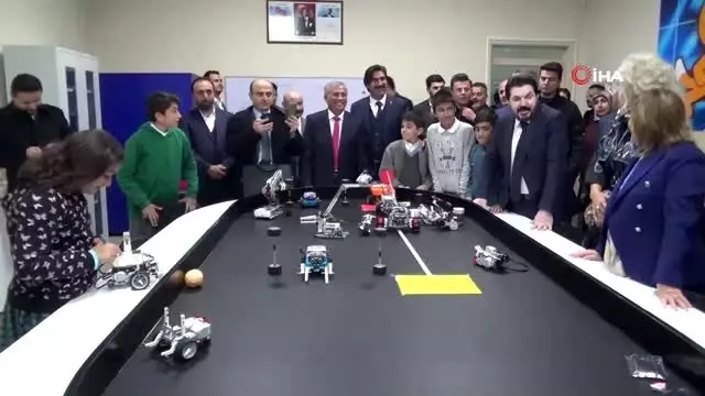 Şahin ve Belediye Başkanlarından kodlama eğitimi alan öğrenciler ziyaret Şahin ve Belediye Başkanlarından kodlama eğitimi alan öğrenciler ziyaret