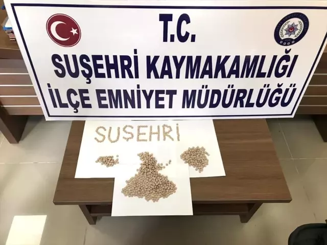 Suşehri'nde 875 uyuşturucu hap ele geçirildi Suşehri'nde 875 uyuşturucu hap ele geçirildi