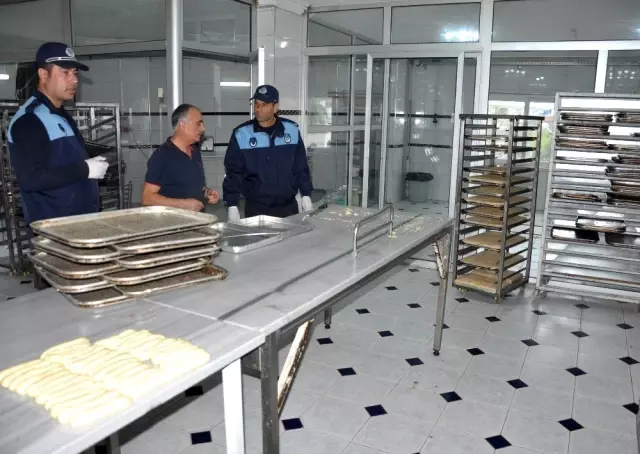 Toroslar zabıtası fırınları denetledi Toroslar zabıtası fırınları denetledi