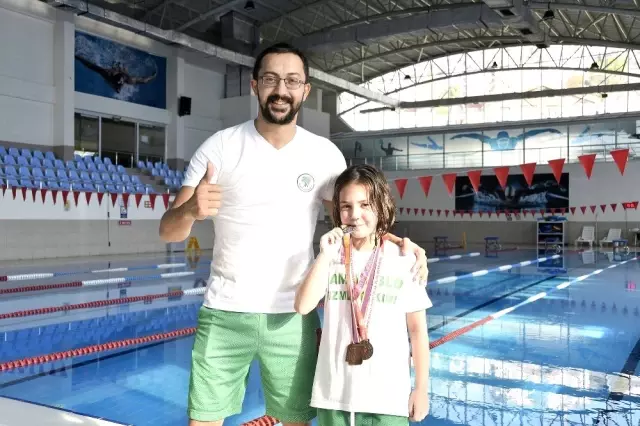 Yağmur Çoban Madalyaya kulaç attı Yağmur Çoban Madalyaya kulaç attı