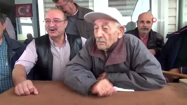 94 yaşındaki Ahmet Topkaya sendikalı oldu 94 yaşındaki Ahmet Topkaya sendikalı oldu