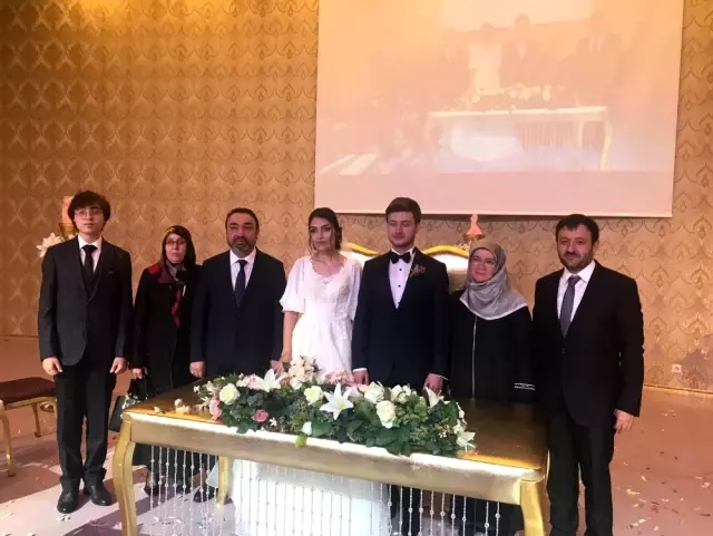 AK Parti Isparta İl Başkanı Zabun, Avukat oğlunu evlendirdi AK Parti Isparta İl Başkanı Zabun, Avukat oğlunu evlendirdi
