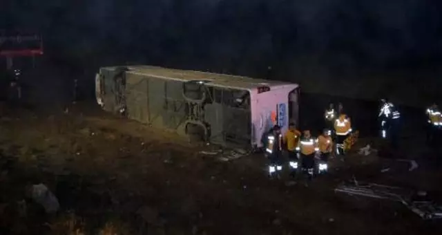 Aksaray'da yolcu otobüsü şarampole devrildi: 1 ölü, 8'i ağır 45 yaralı