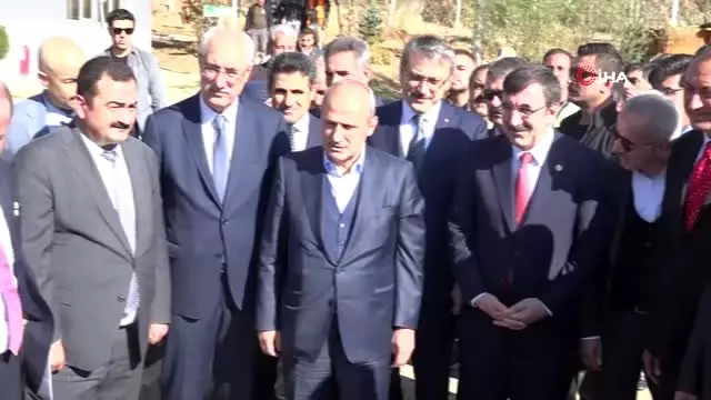 Bakan Turhan, 'Çalışmalar tamamlandığında insanlarımızın yaşam standardı daha da artacak' Bakan Turhan, 'Çalışmalar tamamlandığında insanlarımızın yaşam standardı daha da artacak'