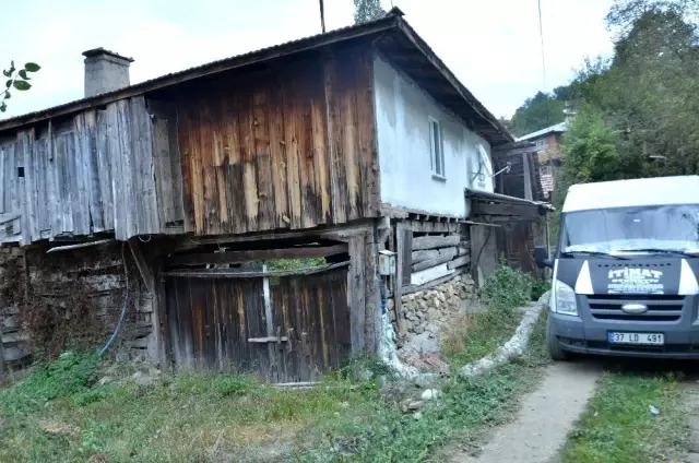 Bakır Madeni sahasında kalan Sepetci Küme evleri boşaltılıyor Bakır Madeni sahasında kalan Sepetci Küme evleri boşaltılıyor