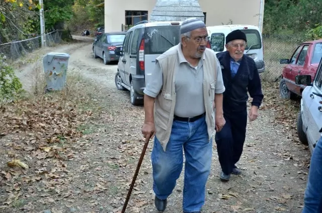Bakır Madeni sahasında kalan Sepetci Küme evleri boşaltılıyor Bakır Madeni sahasında kalan Sepetci Küme evleri boşaltılıyor