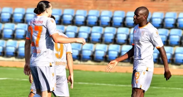 Başakşehir hazırlık maçında Fatih Karagümrük'ü 2-1 yendi