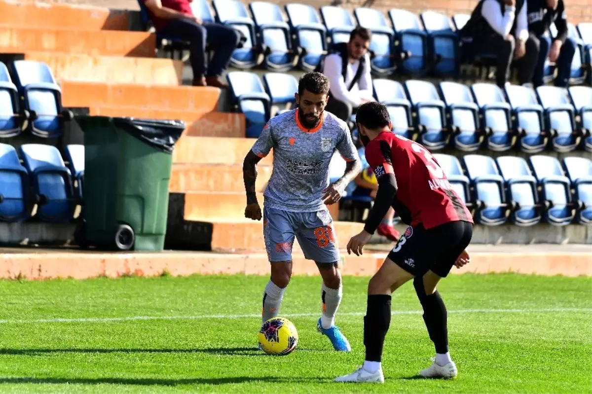 Başakşehir, hazırlık maçında Karagümrük'ü 2-1 yendi