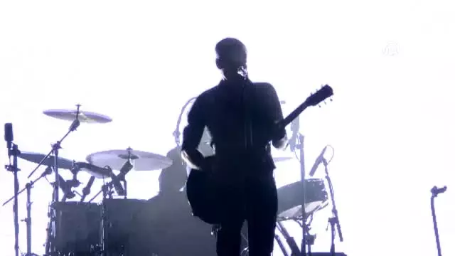 Kanadalı rock şarkıcısı Bryan Adams, Türkiye'de 27 yıl aradan sonra konser verdi Kanadalı rock şarkıcısı Bryan Adams, Türkiye'de 27 yıl aradan sonra konser verdi