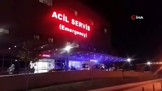 Trafik kazası geçiren Bülent Arınç'ın damadı, Erol Olçok Eğitim ve Araştırma Hastanesi'ne kaldırıldı Trafik kazası geçiren Bülent Arınç'ın damadı, Erol Olçok Eğitim ve Araştırma Hastanesi'ne kaldırıldı