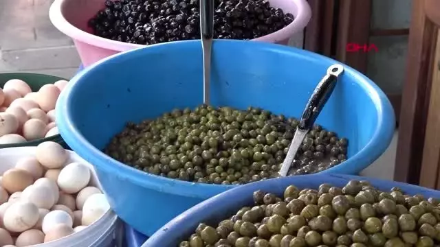 Diyarbakırlılar, hatay zeytini tüketiyor Diyarbakırlılar, hatay zeytini tüketiyor