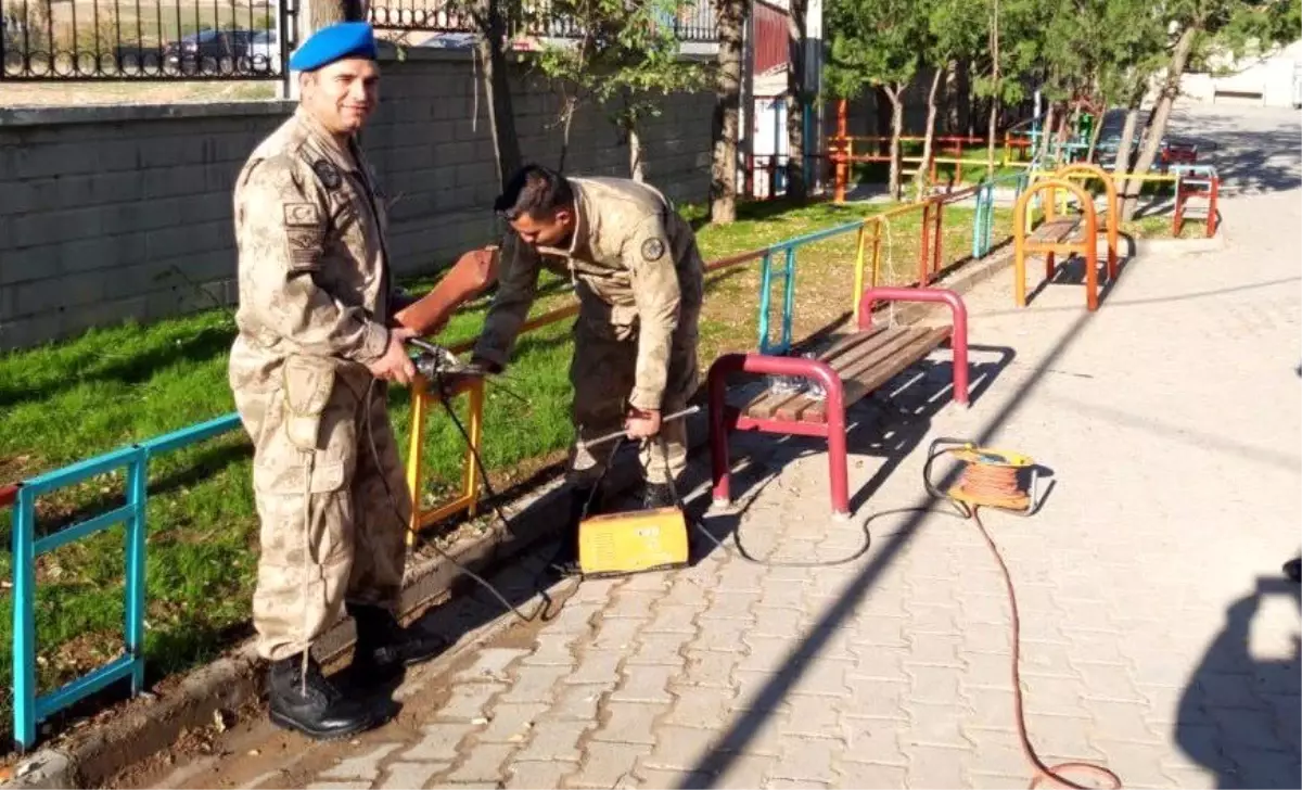 Elazığ'da JÖH'den örnek davranış