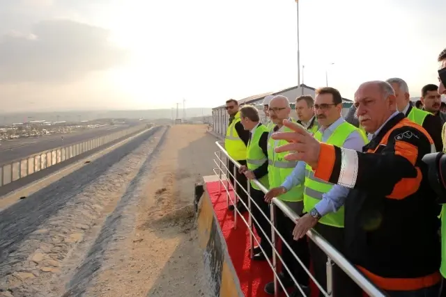 Enerji Bakanı Dönmez Türk Akım alım terminalini ziyaret etti Enerji Bakanı Dönmez Türk Akım alım terminalini ziyaret etti