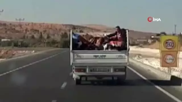 Eşyalarla tehlikeli yolculuk kamerada Eşyalarla tehlikeli yolculuk kamerada