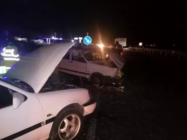 Gaziantep'te iki otomobil çarpıştı: 10 yaralı Gaziantep'te iki otomobil çarpıştı: 10 yaralı