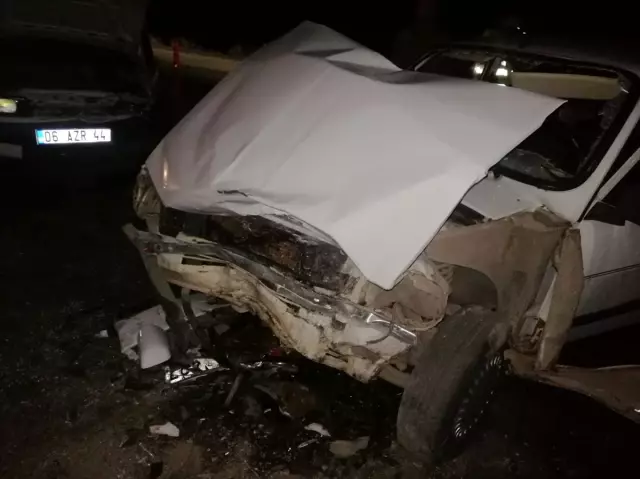 Gaziantep'te iki otomobil çarpıştı: 10 yaralı Gaziantep'te iki otomobil çarpıştı: 10 yaralı