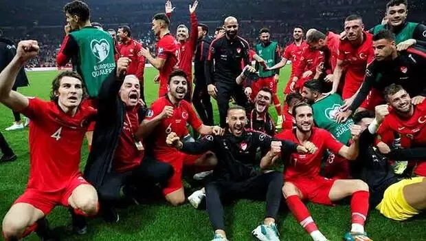 Grup liderliği için sahadayız! Grup liderliği için sahadayız!