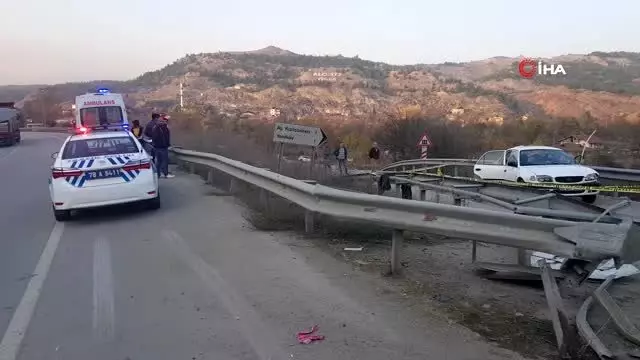 Karabük'te kızlarını görmeye gelen aile kaza yaptı: 4 kişi hayatını kaybetti Karabük'te kızlarını görmeye gelen aile kaza yaptı: 4 kişi hayatını kaybetti