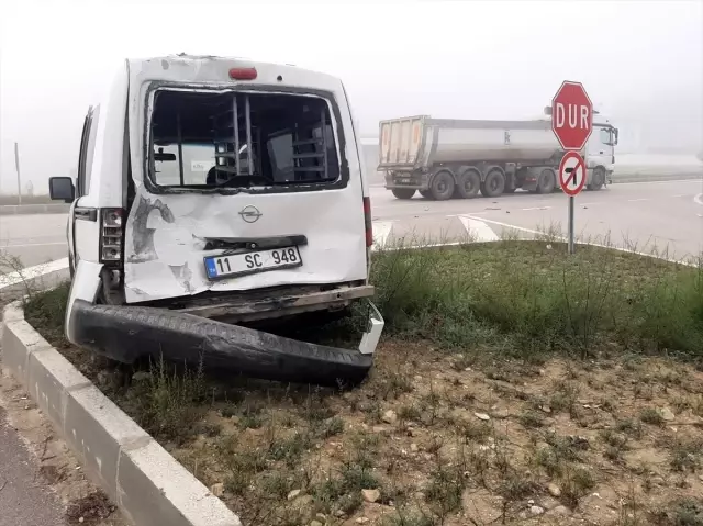 Osmaneli'nde trafik kazasında 1 kişi yaralandı Osmaneli'nde trafik kazasında 1 kişi yaralandı