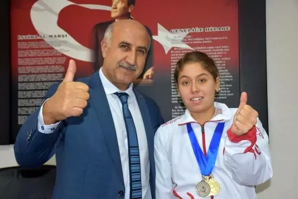 Otizmli Şevval, şampiyonluğu ile örnek oldu Otizmli Şevval, şampiyonluğu ile örnek oldu