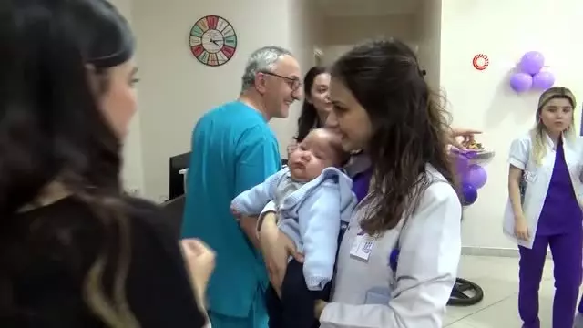 Prematüre doğan bebekler bir araya geldi Prematüre doğan bebekler bir araya geldi