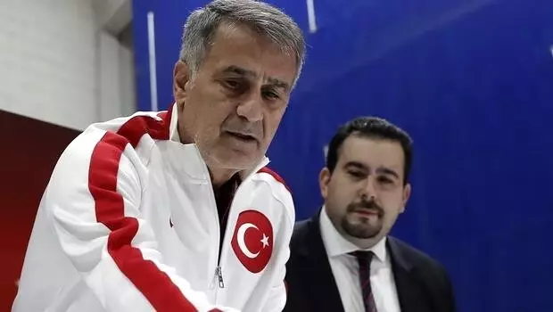 Şenol Güneş'in Andorra maçı öncesi basın toplantısı Şenol Güneş'in Andorra maçı öncesi basın toplantısı