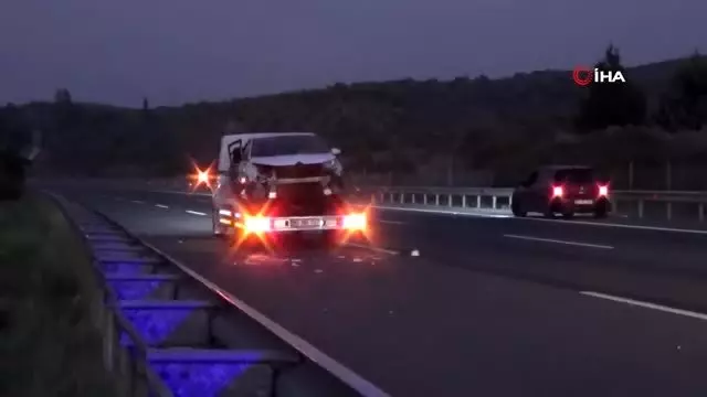 Seyir halinde lastiği patladı: 4'ü çocuk 6 yaralı Seyir halinde lastiği patladı: 4'ü çocuk 6 yaralı