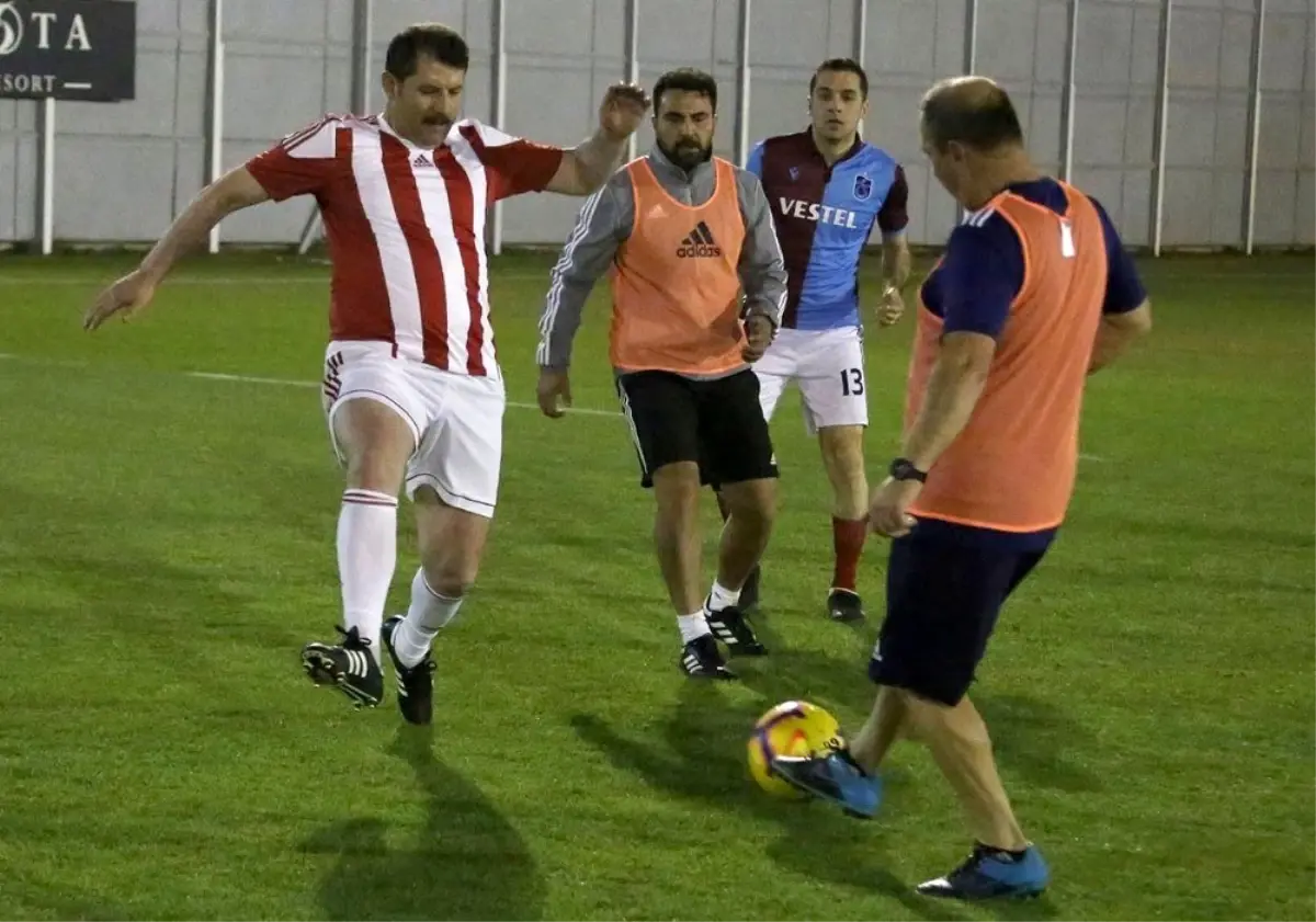 Sivasspor ile il protokolü dostluk maçı yaptı