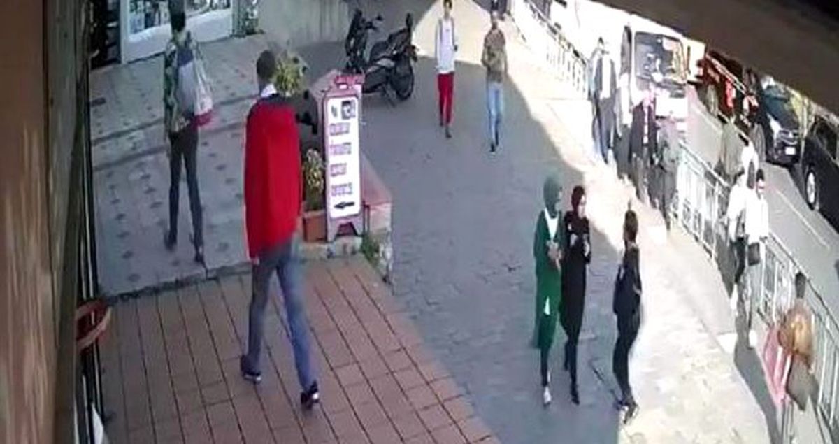 Karaköy'de başörtülü kıza saldıran kadın tutuklandı